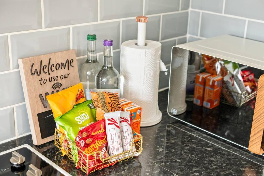 Radiant Retreat Datchet-12 Mins To Heathrow Close To Windsor ,legoland, Eton And Slough Holiday home *