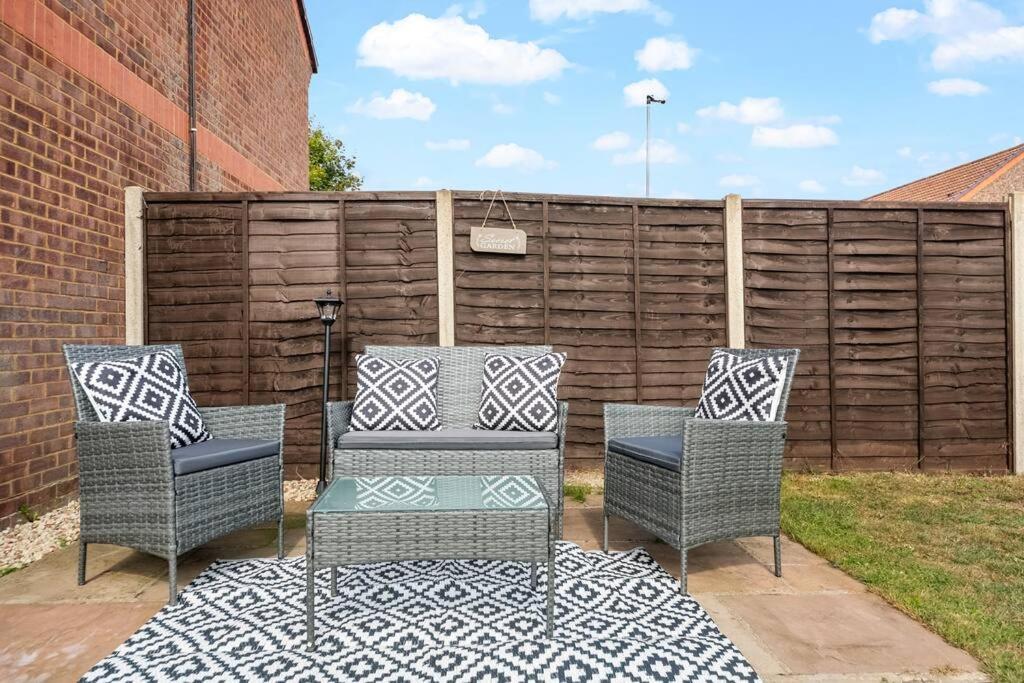 Radiant Retreat Datchet-12 Mins To Heathrow Close To Windsor ,legoland, Eton And Slough Datchet